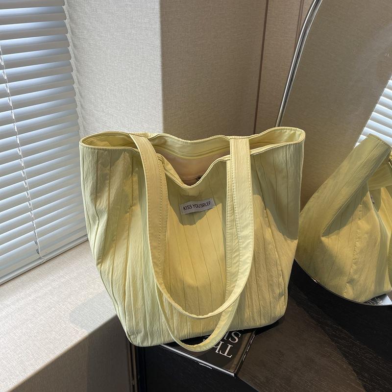 Casual Niche Design Tote Bag 2025 Fold New Fashion Simple Large Capacity Commuter Shoulder Bag