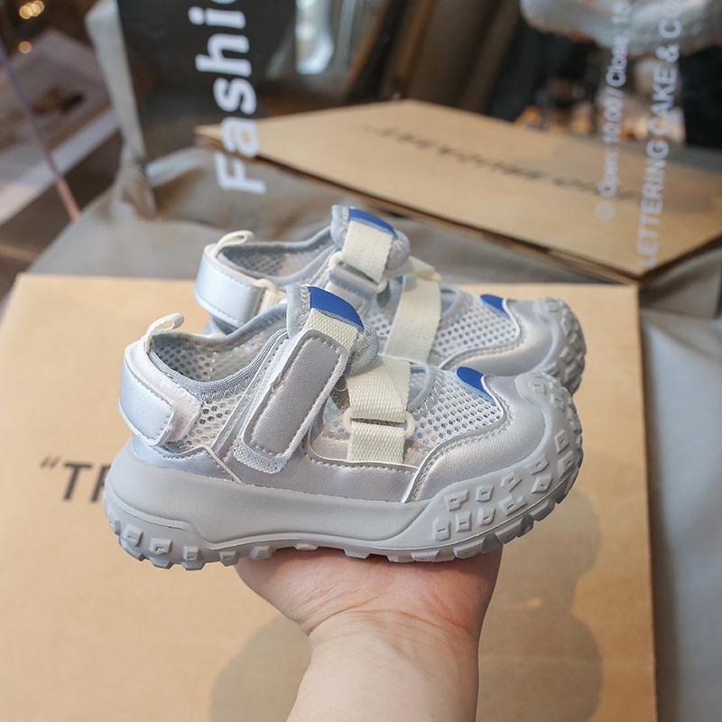 Children's sports sandals 2025 new children's shoes summer baby bag head summer shoes girls net shoes breathable soft sole