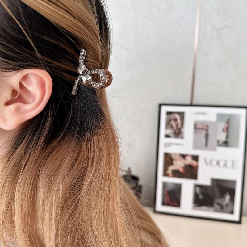 Korean Luxury Mini Crystal Flower Hair Clip for Women, High-Quality and Exquisite Hairpin