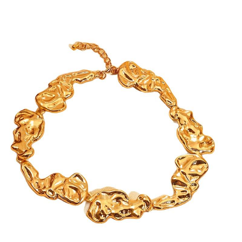 European & American Irregular Pleated Alloy Necklace: Trendy Light Luxury Design Choker