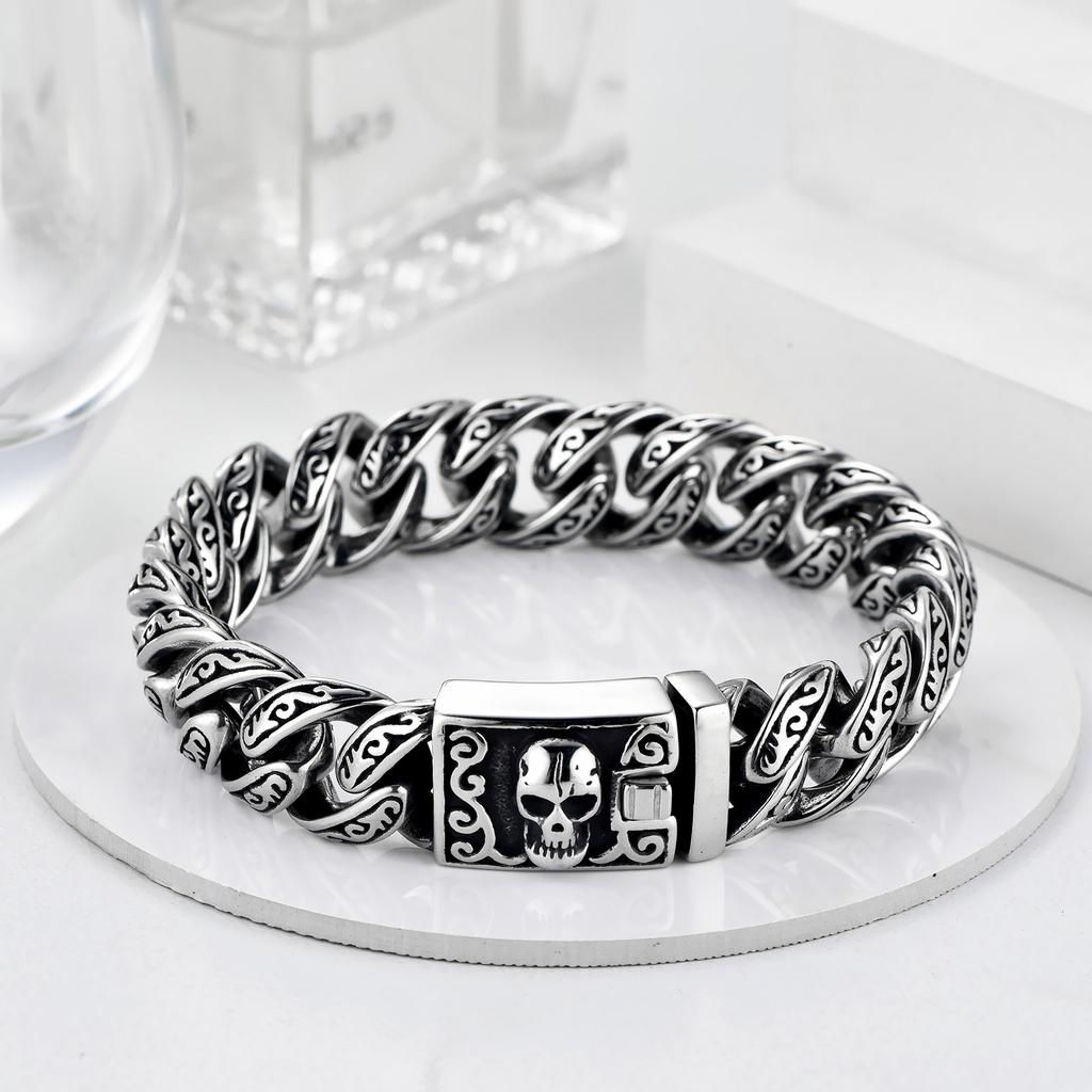 Personalized Punk Men's Stainless Steel Trend Jewelry Domineering Retro Pattern Titanium Steel Skull Bracelet