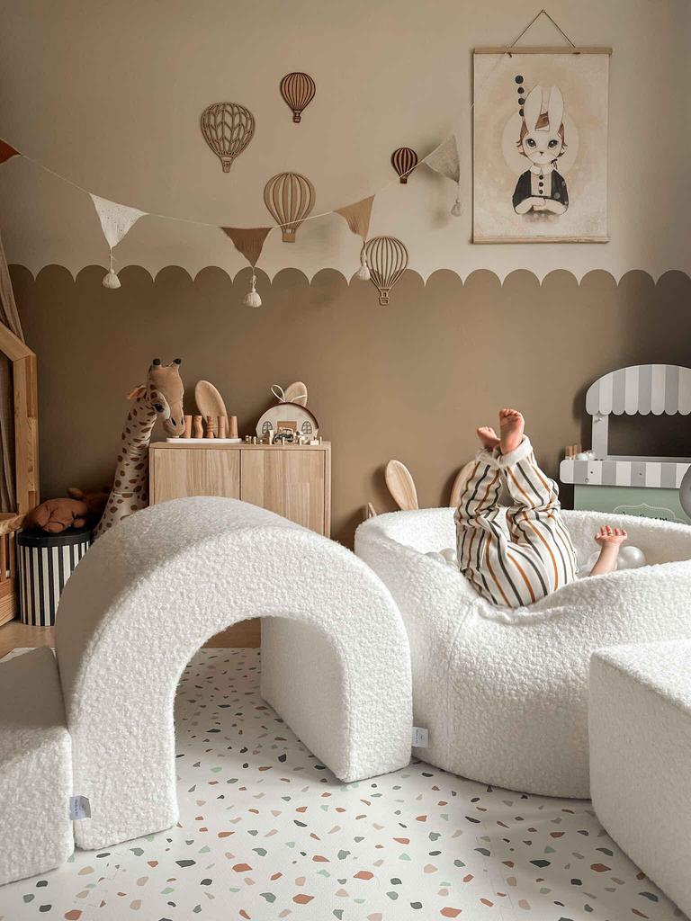 Foam playground with pool 90x30 Boucle White 200 balls: white, light mint, light pink, beige
