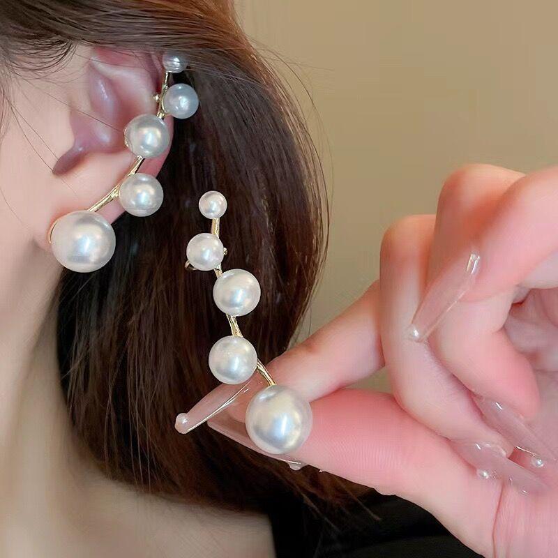 

Silver needle French retro pearl earrings, earbone clips, integrated fashion light luxury earrings, Korean high-end earrings are popular.