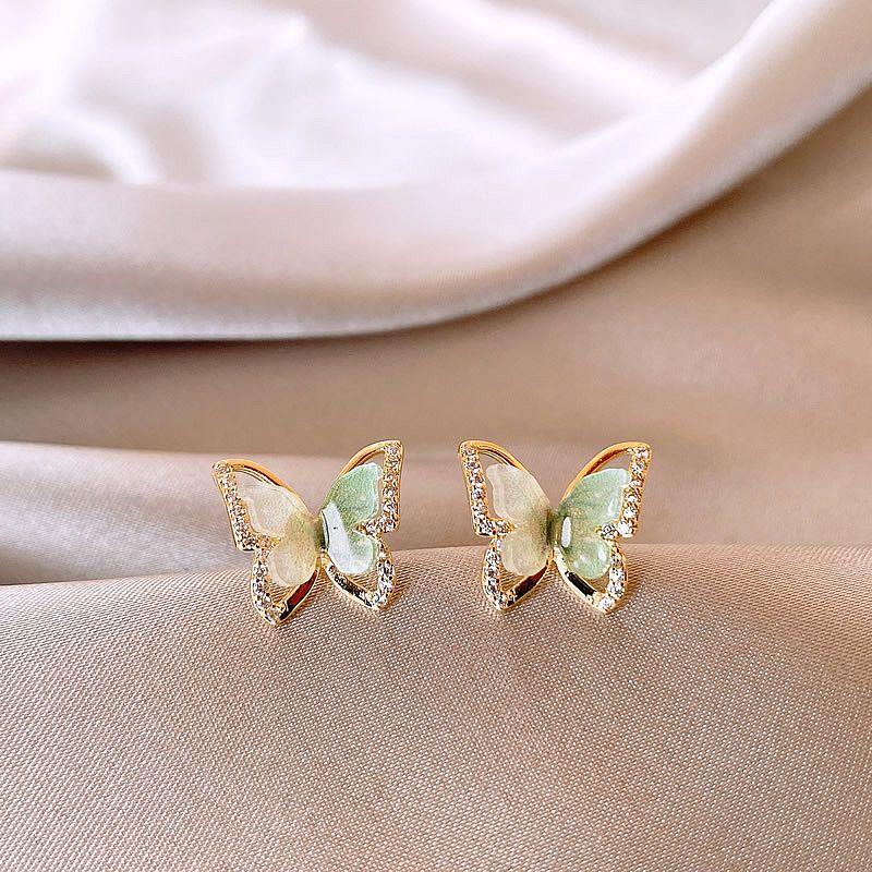 

Зеленые серьги-пусеты с полыми бабочками Женские Летние 2025 Новое поступление Горячо продаваемые серьги Доступная роскошь Фантазийные Элегантные Щедрые серьги Gradient Green Cut Out Butterfly