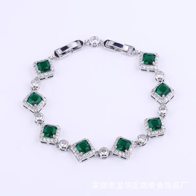 Einfaches Temperament Geometrisches Viereck Zirkon Armband Messing Vergoldet Hand Schmuck