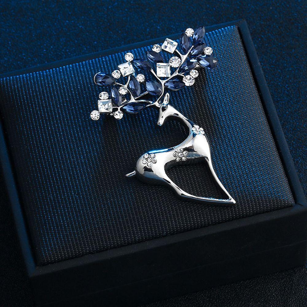 Christmas Reindeer Korean Style Brooches Female Jewelry Christmas Elk Brooches Rhinestone Pin
