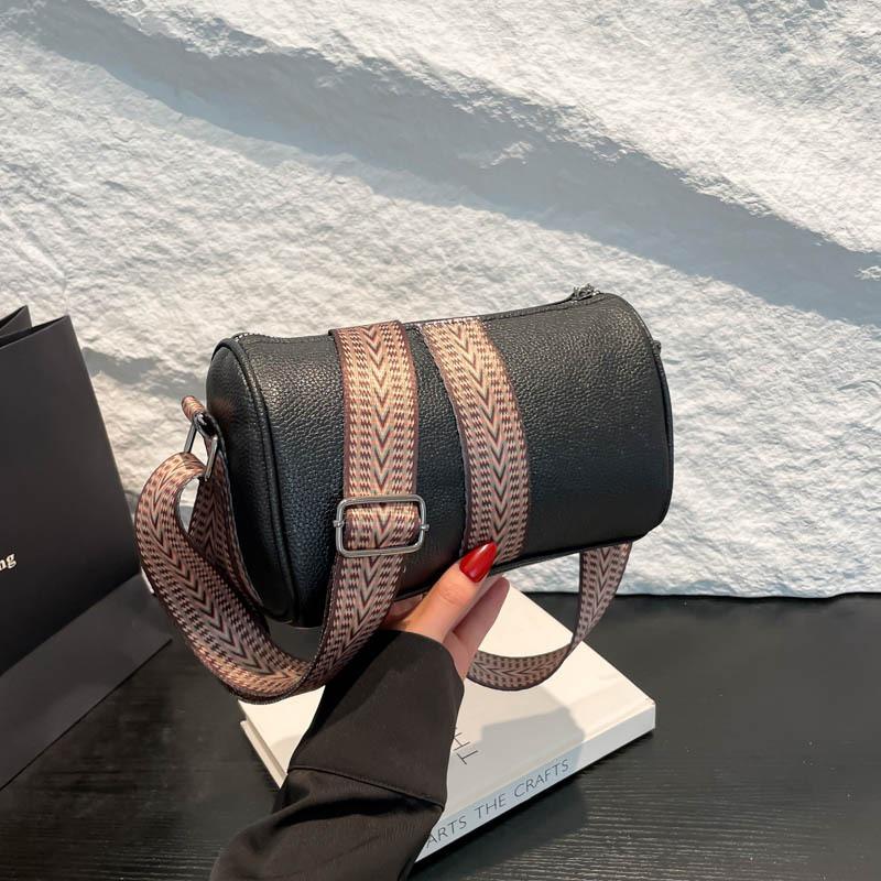 Fashion large-capacity women's bags, new retro casual bags, trendy shoulder oblique span bags, contrasting pillow bags