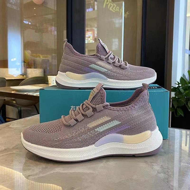 

Повседневная обувь женская легкая обувь для бега новая дышащая обувь из летучей ткани на мягкой подошве женские маленькие белые туфли модная материнская трендовая обувь 41