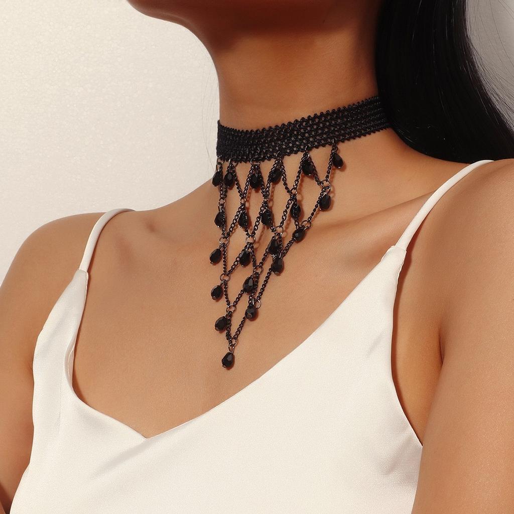 Black necklace, lace collarbone pendant, luxurious luxury necklace, hollowed out tassels, Gothic style