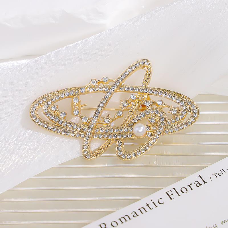 Saturn Pearl Brooch Female Corsage Design Sense Light Luxury Niche High-end Exquisite Fashion Pin Clothes Do Not Buckle Accessories