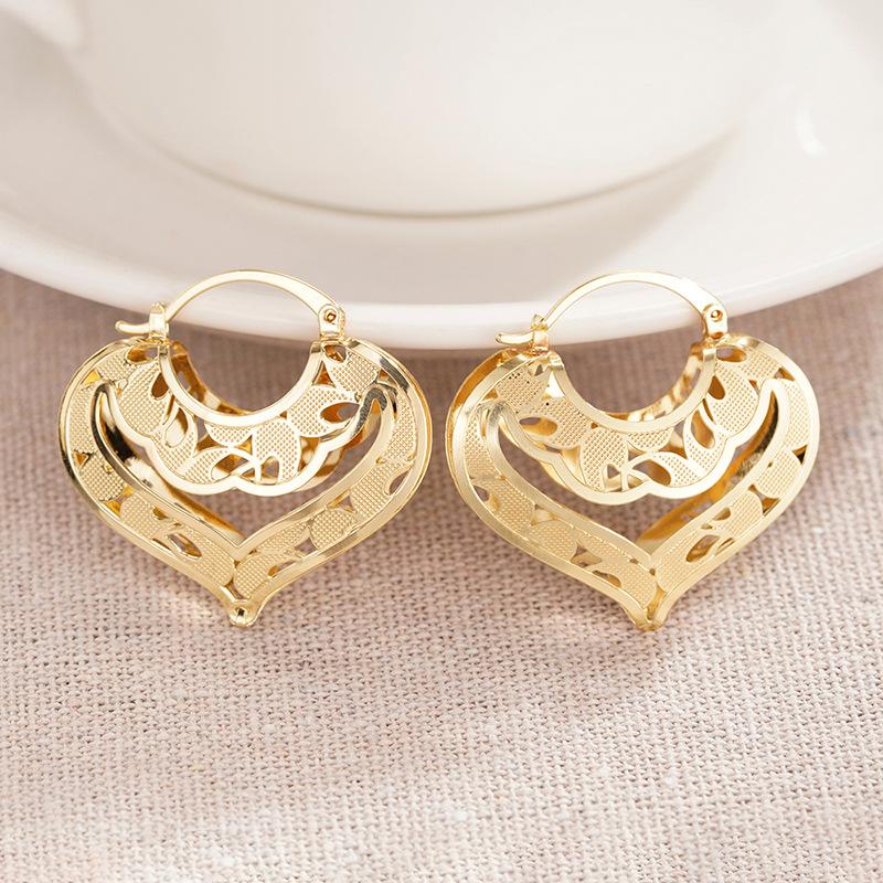 Bohemian Fine Lace Women's Earrings - Ethnic Hollow Flower Hollow Pendant Earrings, Suitable for Daily, Party, and Vacation Wear