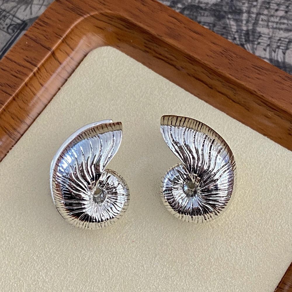 Silver Realistic Texture Conch Stud Earrings Women Niche High Fashion Ocean Jewelry Gift