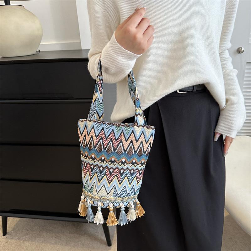Trendy Ethnic Inspired Large Capacity Bucket Bag 2023 Fashion Striped Women's Handbag