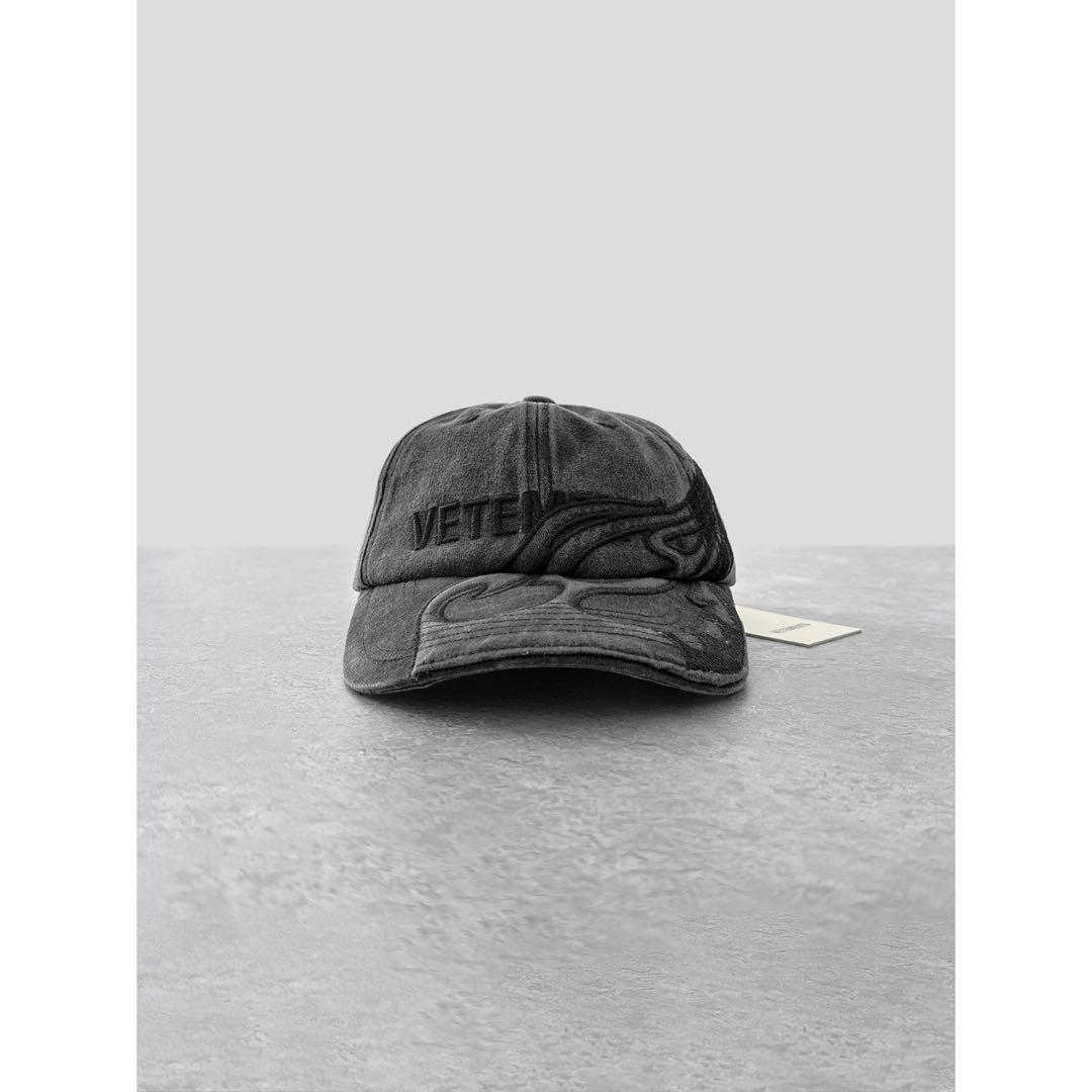 

[USED] VETEMENTS Flame Logo Cap in Gray and Demna Black