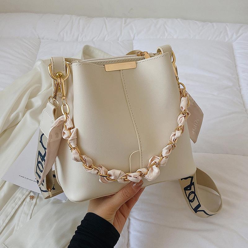 New Fashion Women's Shoulder Bag Large Capacity Ribbon Chain Bucket Bag Crossbody Bag Daily Commuting