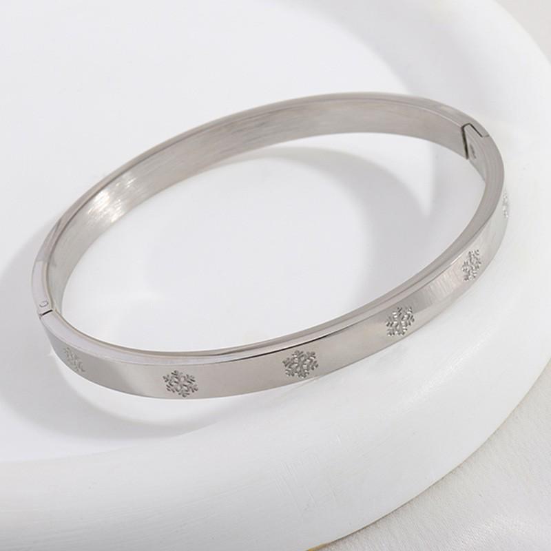 Starry Sky Silver Titanium Steel Bracelet for Women - High-End, Versatile, Full Diamond, Non-Fading Fashion Accessory
