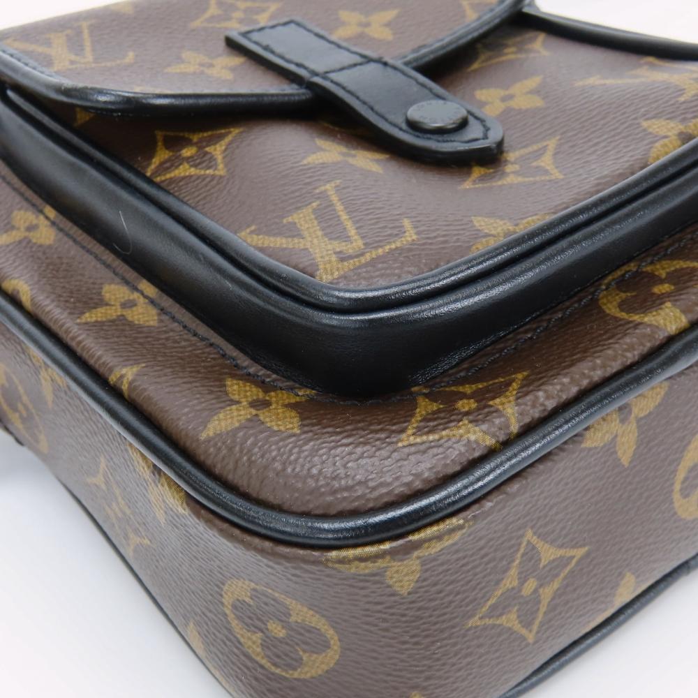 Used LOUIS VUITTON Shoulder Bag Christopher Wearable M69404 Wallet Monogram macacer Brown black Everyday use