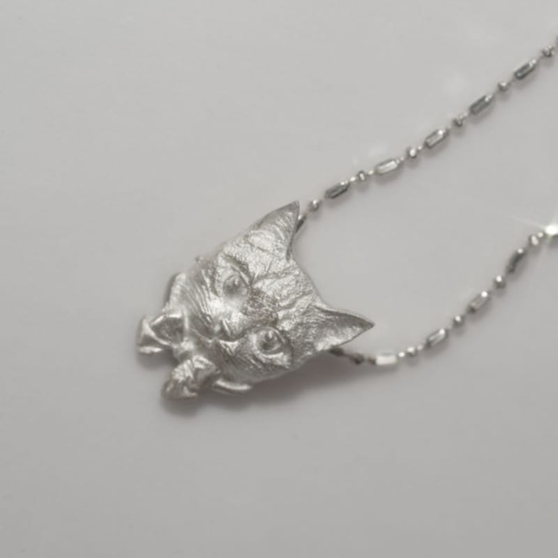 Portret pisică tomorrowobject. pandantiv mic