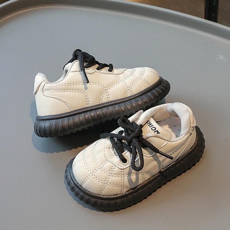 Herbst neue ultraleichte Kinderschuhe koreanische Version von Kinder-Freizeitschuhen, modische kleine Lederschuhe für Jungen, Schuhe mit weichen Sohlen für Babys