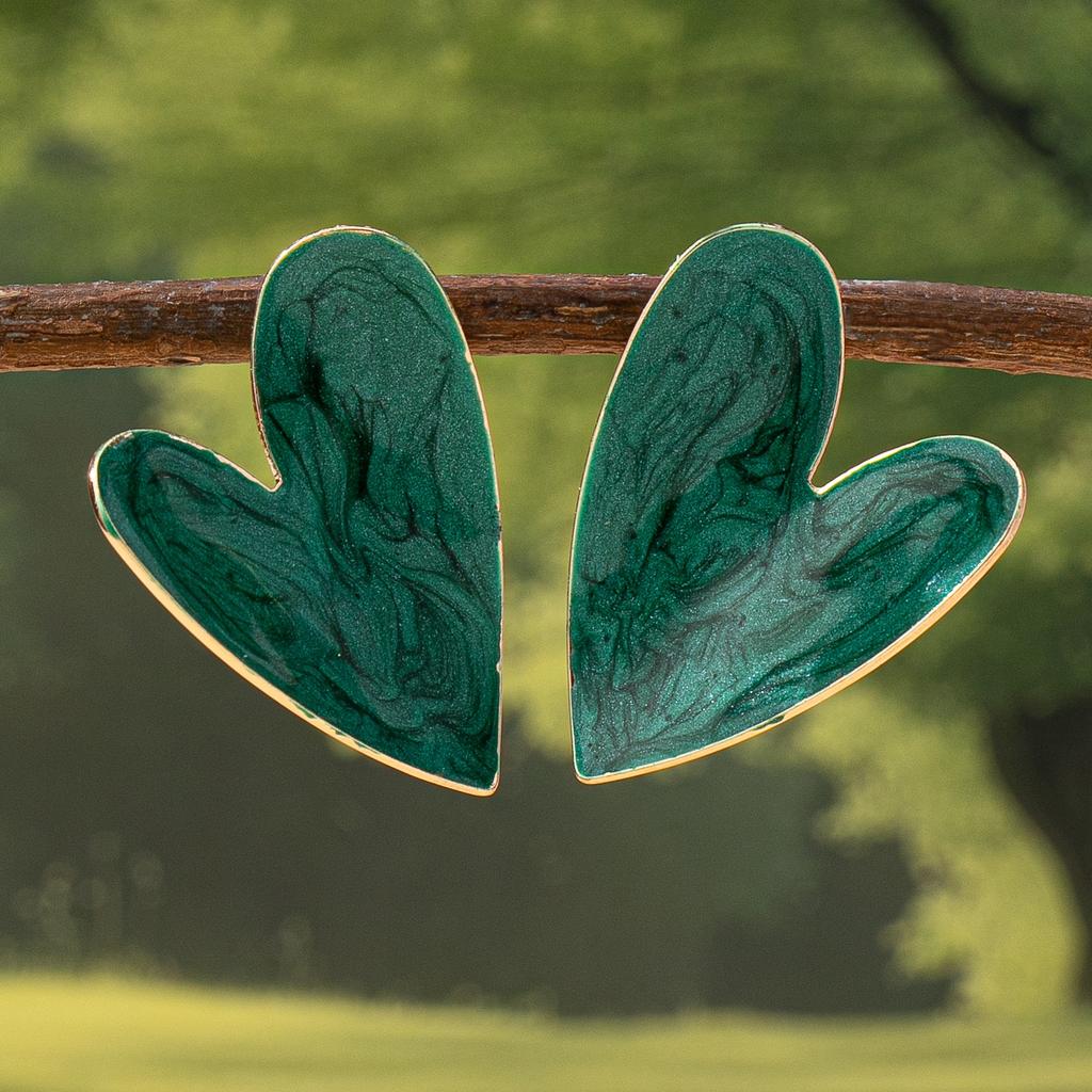 A Pair of Women's Earrings, Smooth Irregular Heart-Shaped Earrings, Suitable for Daily Wear and Vacation Wear