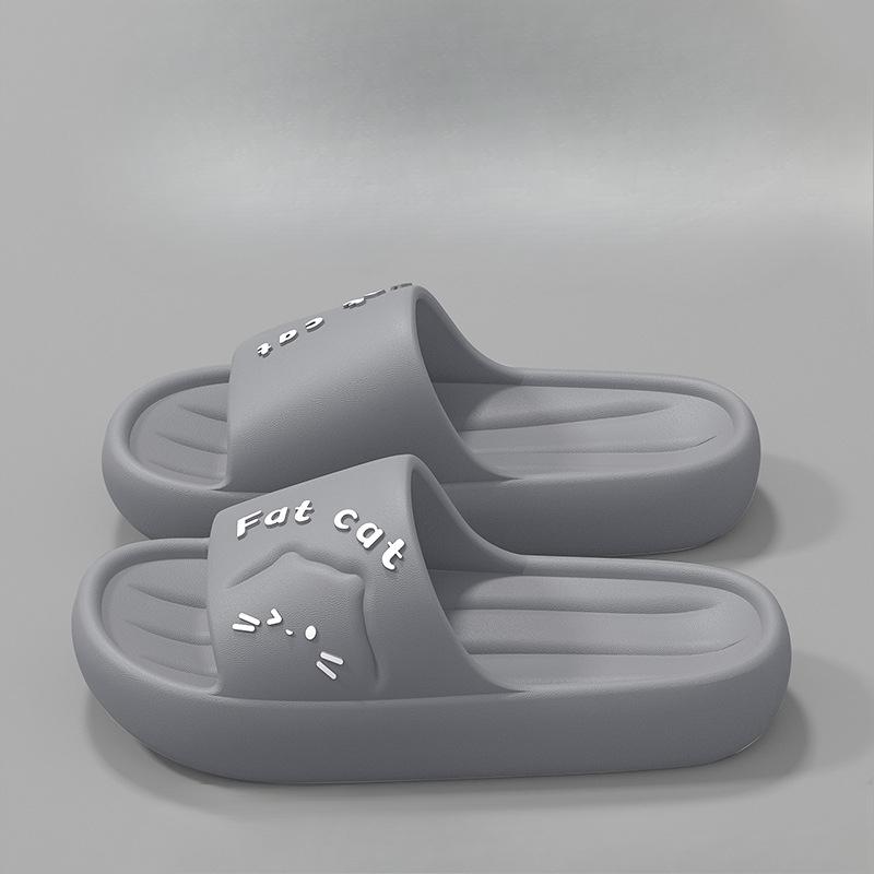 

Носите толстоподошвенную, нескользящую и не издающую запаха домашнюю обувь, чтобы почувствовать себя так, будто наступаешь на фекалии в сандалиях и тапочках. Fits 43-44