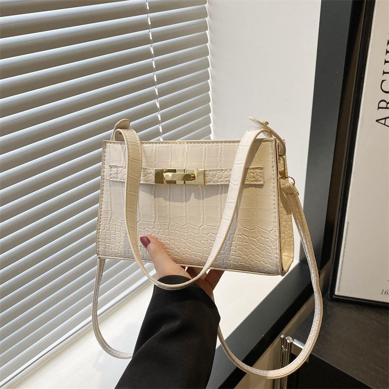 Niche premium underarm bag retro fashion handbag premium temperament atmospheric shoulder messenger bag women's bag