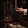 Harz Drachenfigur Magische Fliegende Bücherregal Lampe, Warmes Hängendes Nachtlicht, Fantasy Roman Fan Geschenk Leseecke Dekoration, Einzigartig für Liebhaber