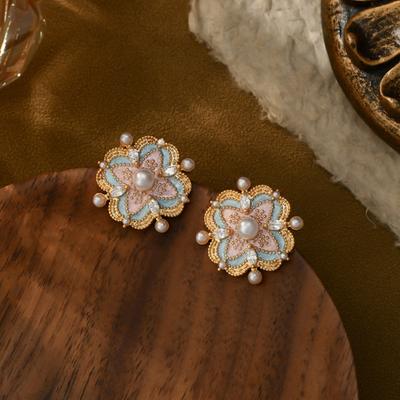 1 Paio Orecchini a Bottone Perla Sintetica Pietra di Zirconia Cubica Intarsiati Forma di Fiore Stile Francese Smalto Blu Borchie per Orecchie Gioielli Regalo