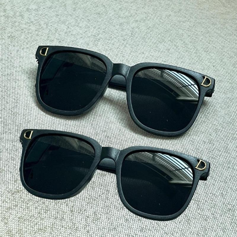 

2pcs Fashion Outdoor Sunglasses Square Frame UV 400 Travel Goggle Foldable Sunglasses for Toddler Boys and Girls