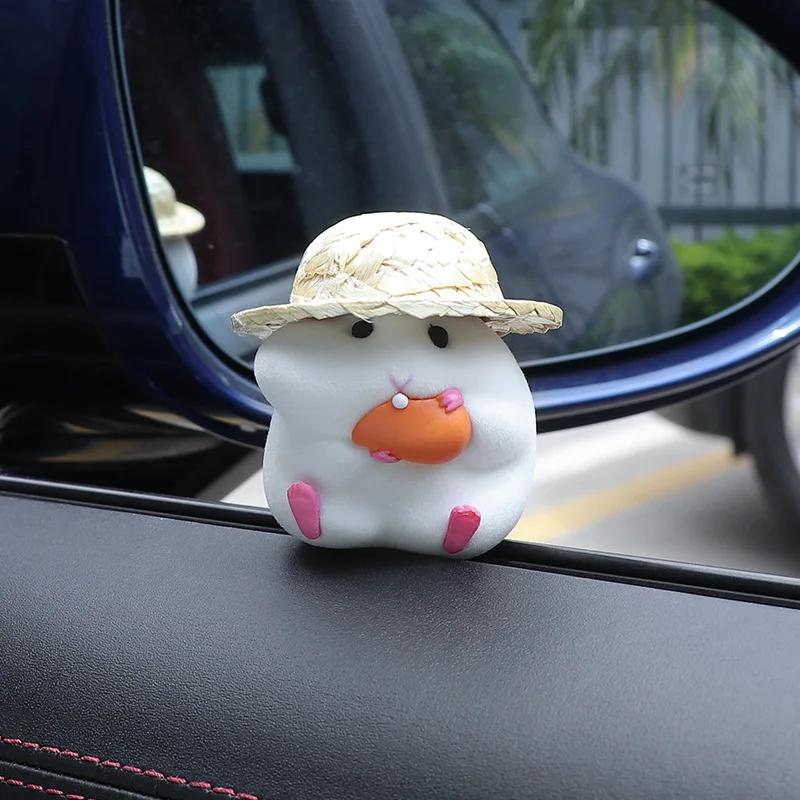 Niedlicher Anime Kleiner Hamster Auto Anhänger Dekoration Auto Innenraum Konsolen Dekoration Armaturenbrett Zubehör für Mädchen Geschenke Werkzeuge