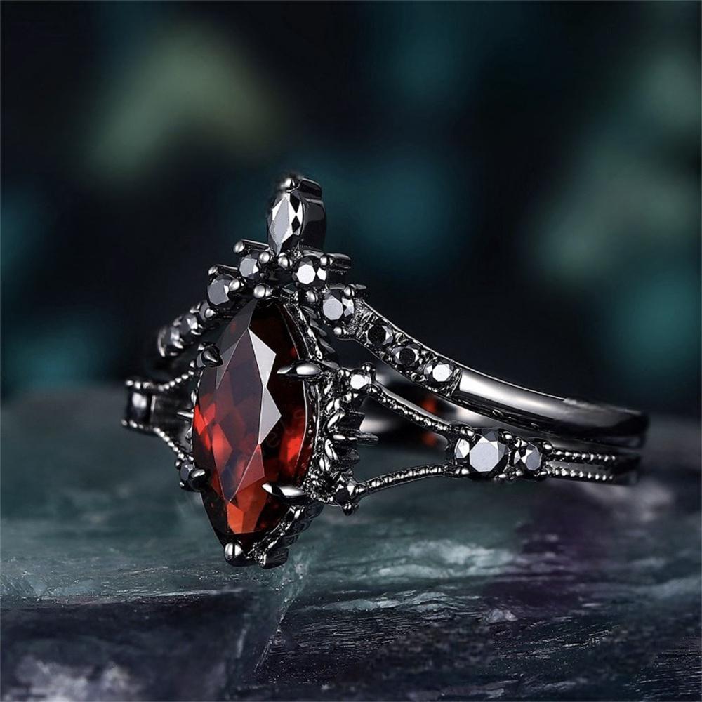 2Pcs/Set Fashion Black Gold Color Rhinestone Zircon Rings For Women Red Crystal Rings Wedding Engagement Jewelry Gifts