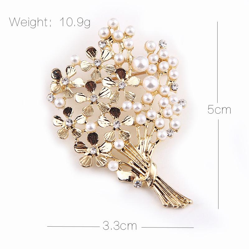 Bouquet Pearl Brooch Temperament Creative Elegant Pin for Women Coat Trench Coat Accessory Exquisite Hypoallergenic Long-Lasting Color Gift