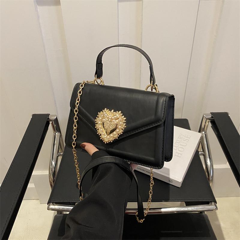 Chic Pu Leather Shoulder Bag For Women Trendy Lock Chain Crossbody Bag 2024