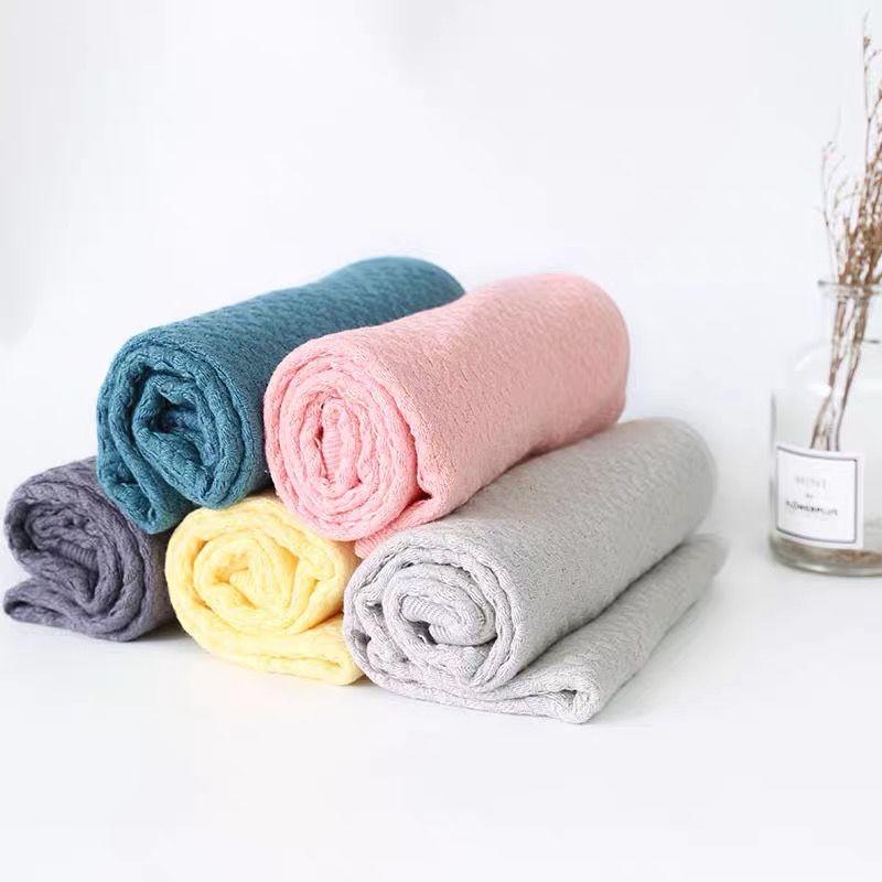 

Чистый хлопок впитывающее взрослое домашнее банное полотенце однотонное простое нежное удобное безвредное для кожи для ванной комнаты повседневное стильное 70x140cm светло-серый