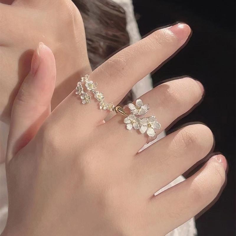 Elegant Irises Flower Adjustable Rings Silver Color Adjustable Rings Highlighting Elegant And Stylish Floral Designs