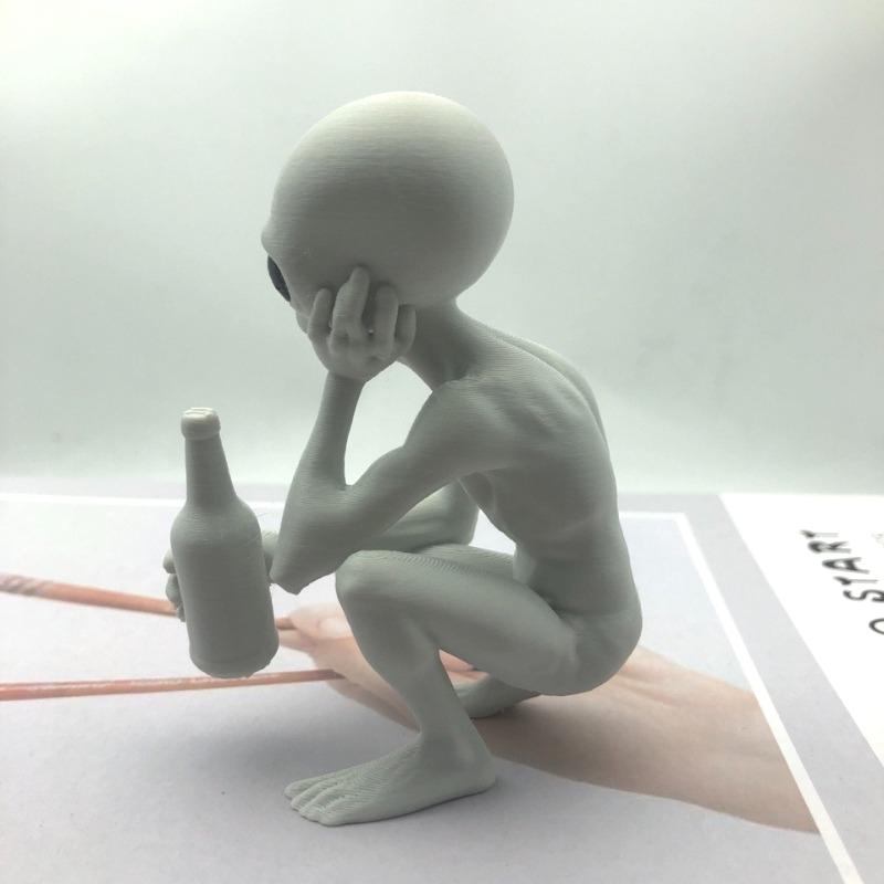3D Printed Alien Bottle Figurine, Alien Drinking Statue, Unique Sci-fi Decoration, Suitable for Indoor/outdoor Home Decoration