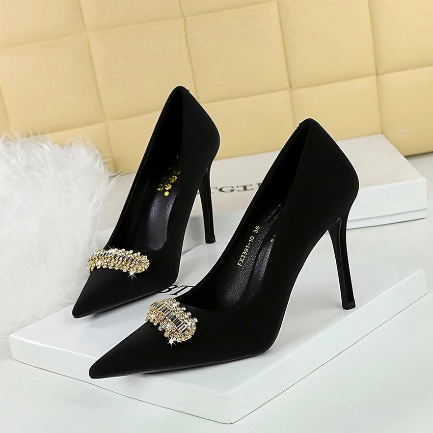Fashion Women Fetish 9.5cm High Heels Simple Fashion Pumps Sexy Wedding Bridal Stiletto Leather Heels Lady Scarpins Crystal Party Shoes