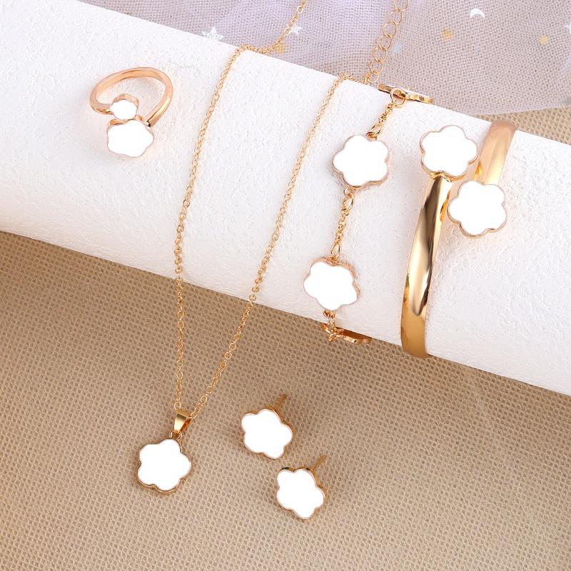 Lucky Clover Pendant Multicolor Necklace Four-piece Set Simple and Cute Ladies Set