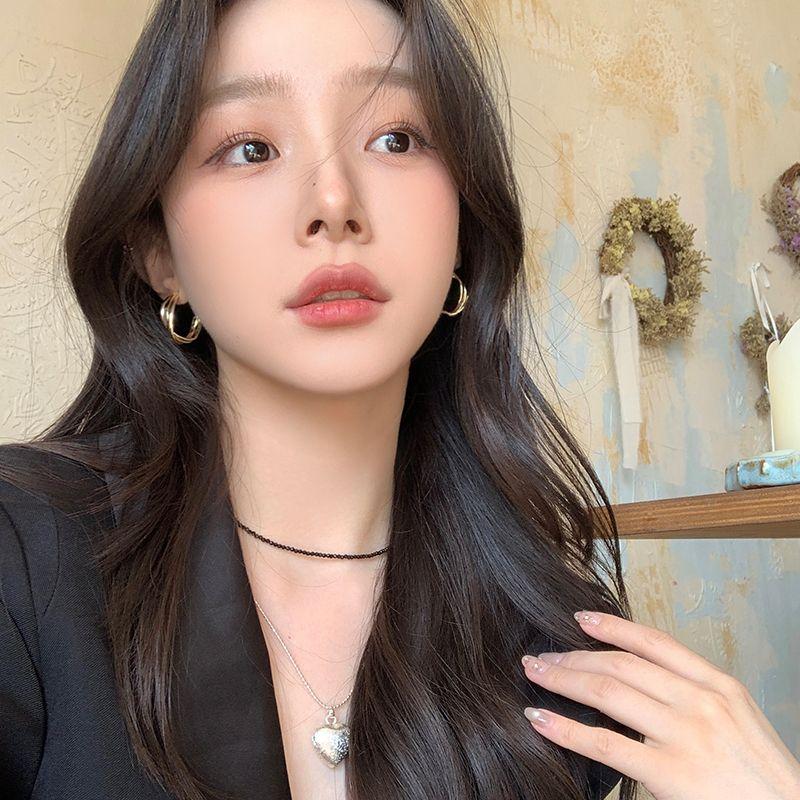 

Korean Style Ins High Texture Metal Ear Ring Circle Fancy Elegant Earrings Female Earrings Beautiful Earrings Look Small Pair of golden 925 silver needle earrings