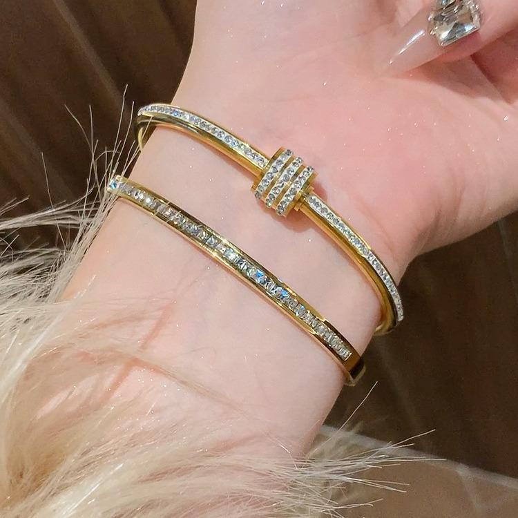 Women's Non-Fading Titanium Steel Zircon Bracelet: High-End, Fashionable, Versatile, Wear In Bath, Stainless Steel.