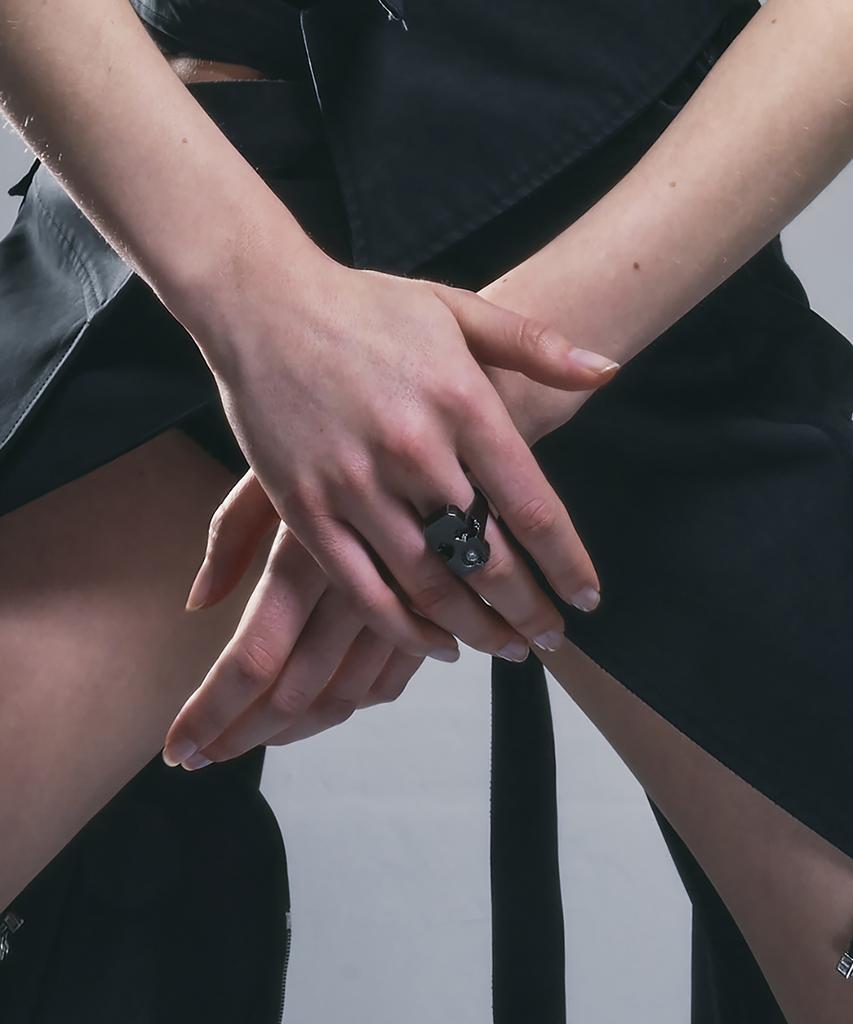 Sentiments No.306 [Black] Square Meteor Ring