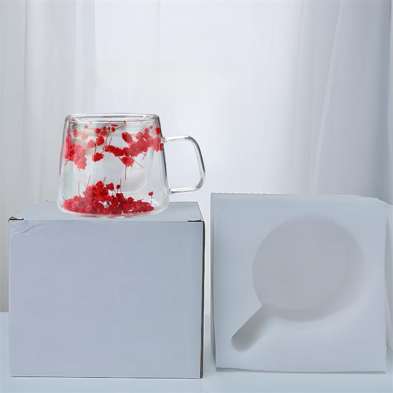Bunte Trockenblumen-Glasbecher - Dekorative transparente Kaffee-/Teetasse mit eingebetteten floralen Elementen