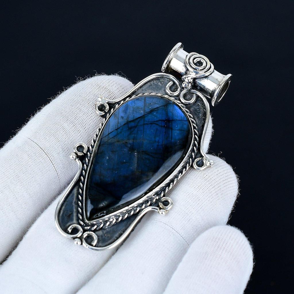 Wisiorek z Labradorytu, Ręcznie robiona biżuteria ze srebra próby 925, Srebrny wisiorek z Labradorytu, Biżuteria na imprezę dla kobiet, Wisiorek jako prezent rocznicowy