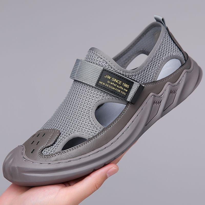 Baotou sandals men's summer new casual beach shoes mesh shoes hole shoes hollow large size