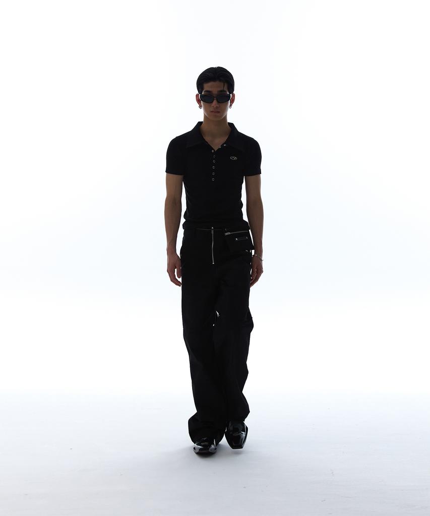 MORE THAN BLACK Logo Snap Collar Half Sleeve