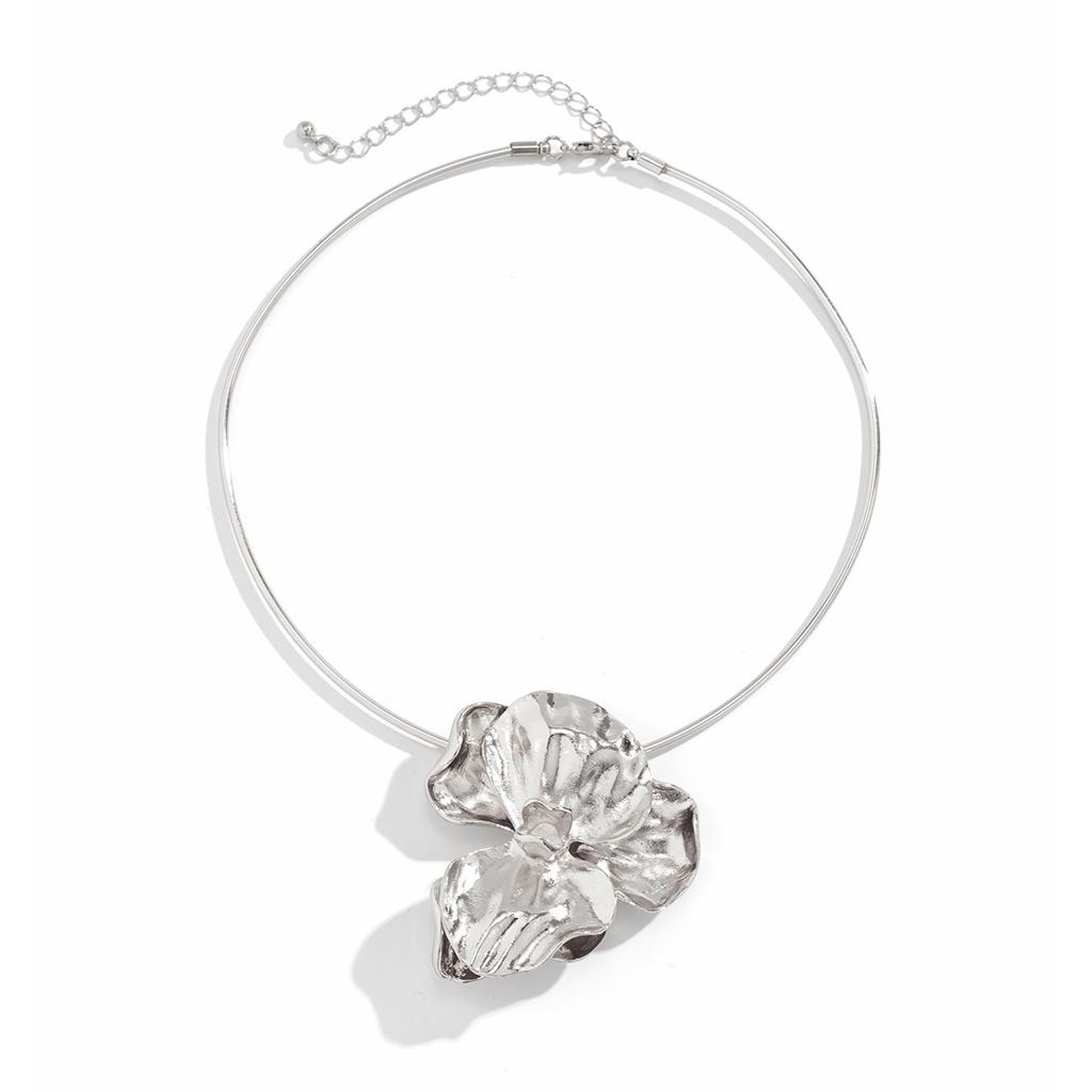 Exaggerated three-dimensional pleated flower choker collar, personalized flower necklace female