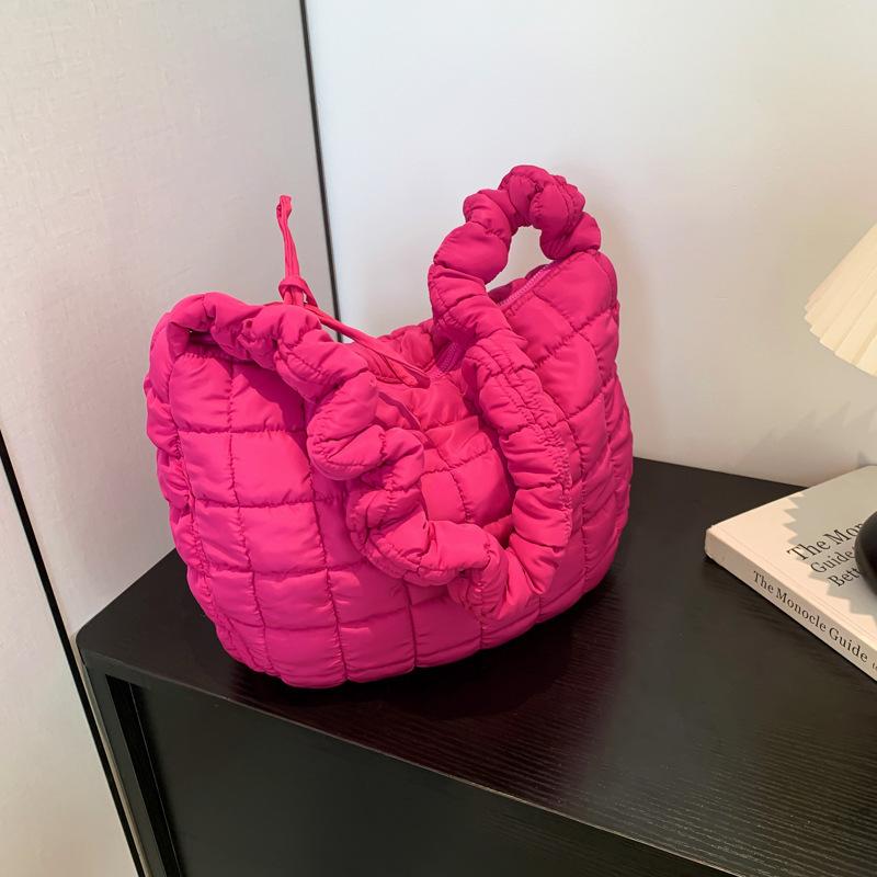 2025 neue koreanische gefaltete Wolken-Tasche Damen-Umhänge-Messenger-Tasche Mode Daunenbaumwollkleidung Achselhöhlen-Knödel-Tasche