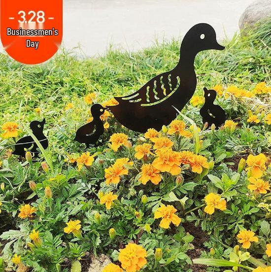 Creative Wrought Iron Duck Family Garden Silhouette Ornaments