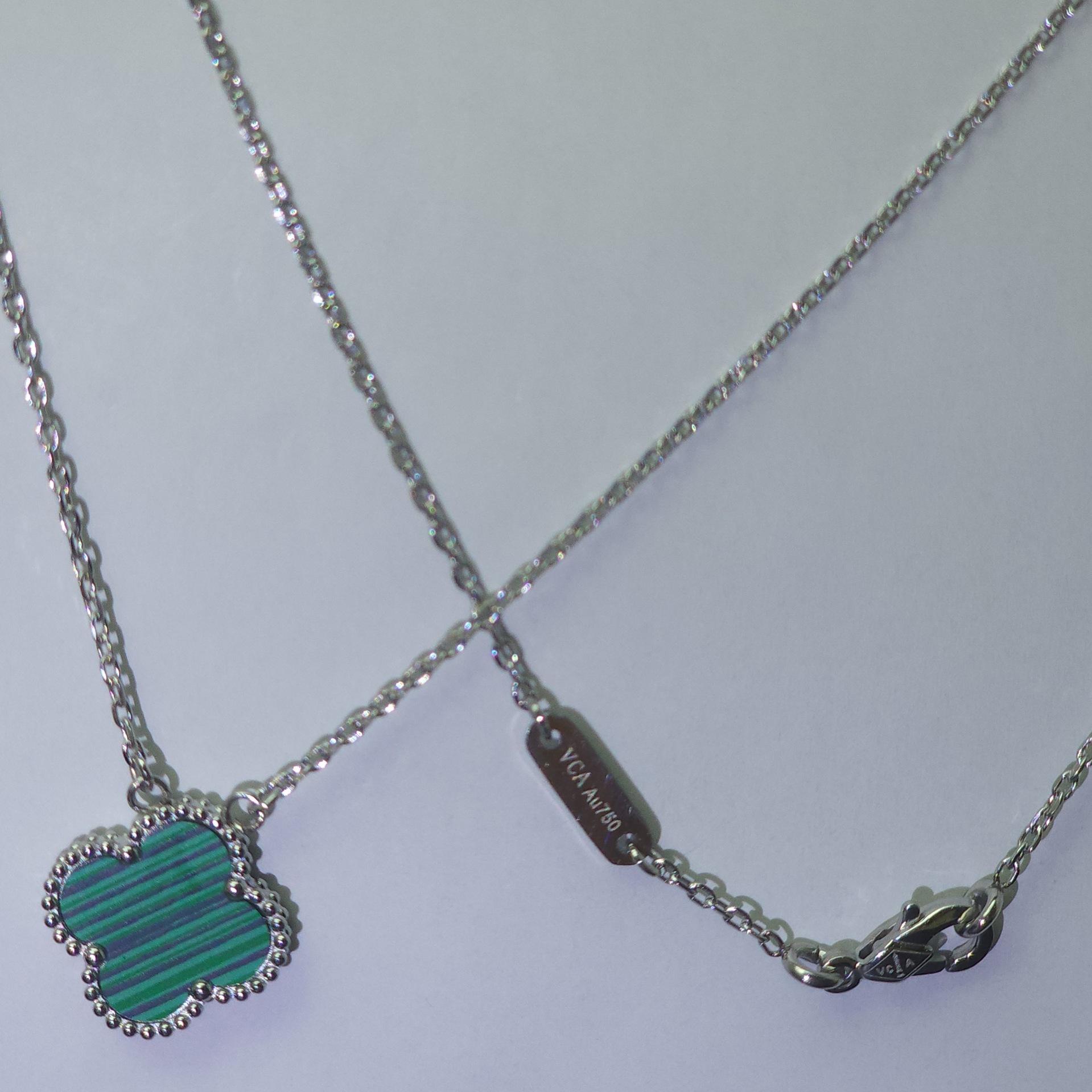 

Ожерелье из титановой стали, высокая версия, четырехлистный клевер, женское ожерелье из натурального перламутра, ожерелье на ключицу, женские украшения в стиле легкой роскоши и высокого класса