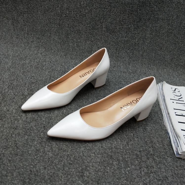 Mode Höga Klackar Spetsig Tå Låg Utskärning Damskor Högklackade Skor Chunky Sandaler Enkla Pumps Allroundskor Klassisk Stil Stilettklack